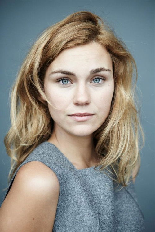 Margot Luciarte as louise