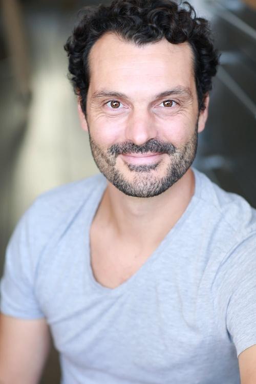 Johann Morio as Ambulancier