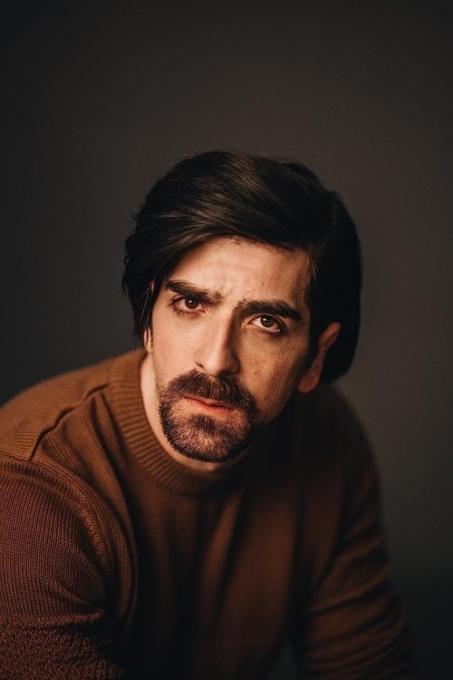 Luka Alagić as Ricky Deck