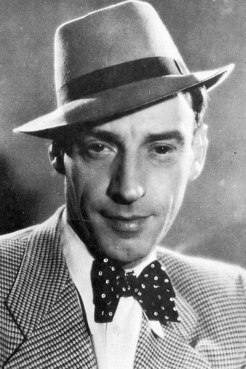 Kálmán Latabár as Fenek Jenõ