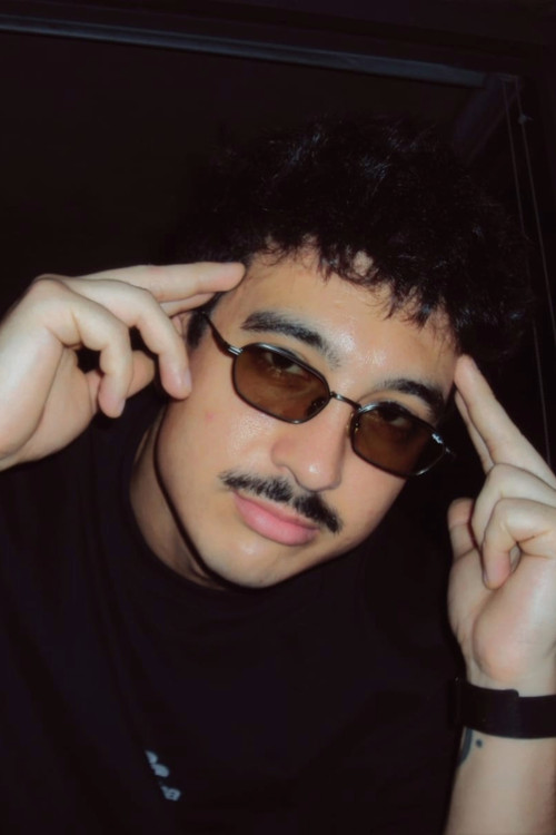 Lucas Echeverría as Jorge Rodriguez (voice)