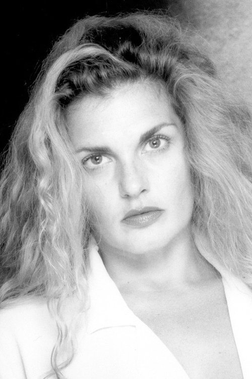 Clelia Rondinella as fidanzata dell'estorsore