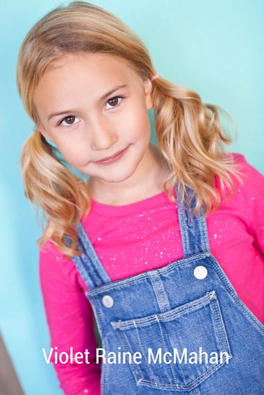 Violet Raine McMahan as Beach Girl