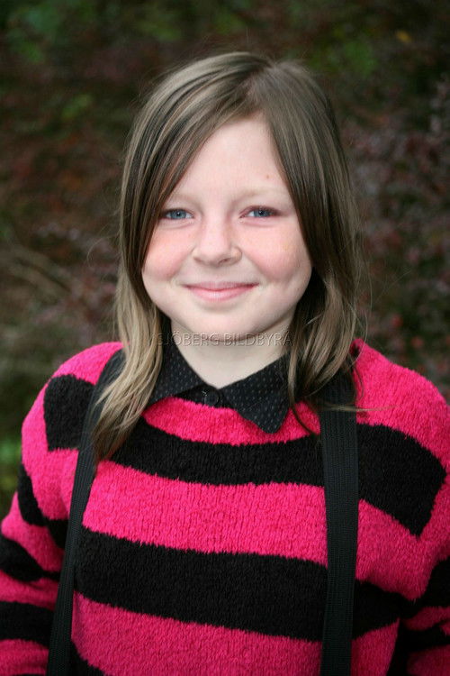 Embla Hjulström as Vanja as Child