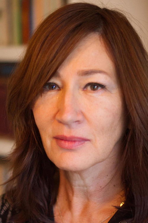 Sarah Crowe as Sarah Raven