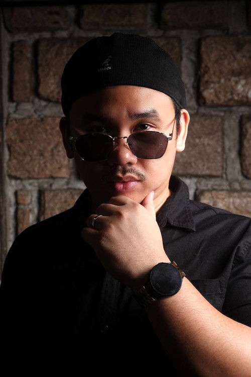 Tom Ray Marin as Pulis