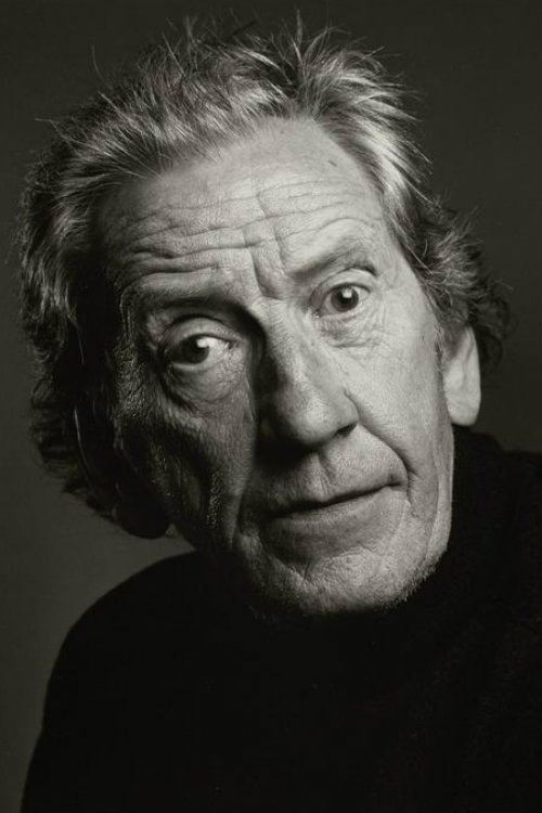 Leonard Maguire as Old TRader McNab