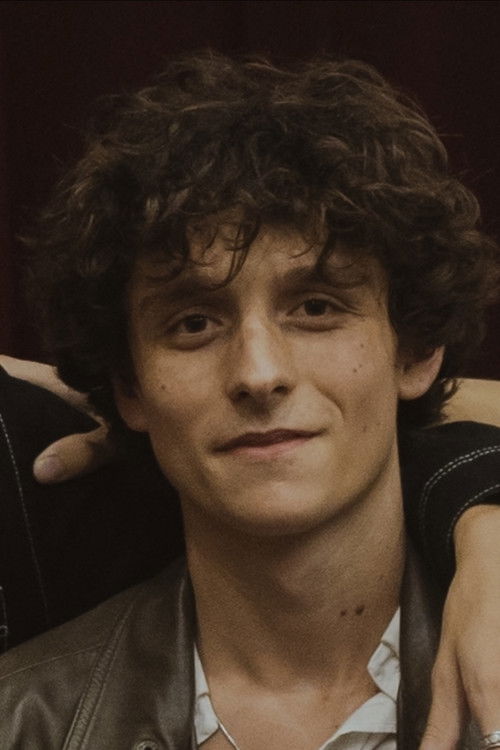 Valentin Szezepaniak as (Silhouet)