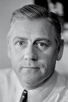 Arve Opsahl as Båsen