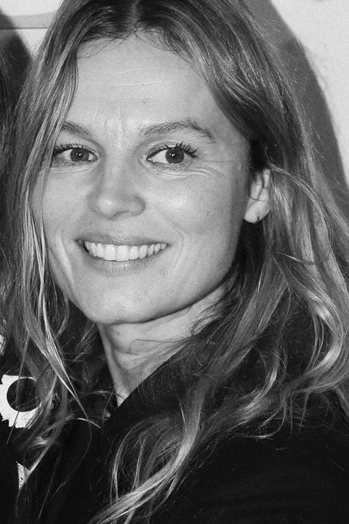 Toinette Laquière as Charlotte (fille de Francis et Colette)