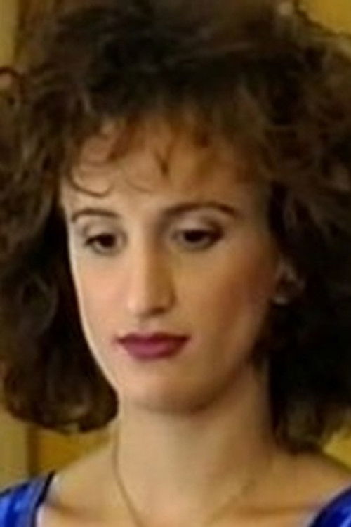 Alexandra Goncalves as Lea Leon