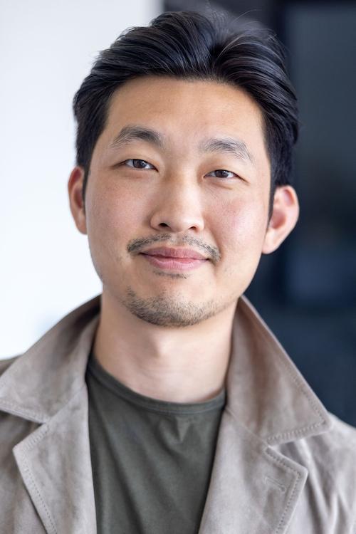 Mark Kwak as David L.
