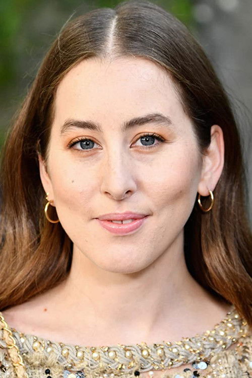Alana Haim as Terri Mooney