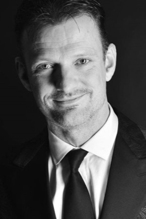 Peter Beets as Pianiste