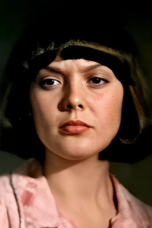 Anastasiya Glez as Лариса