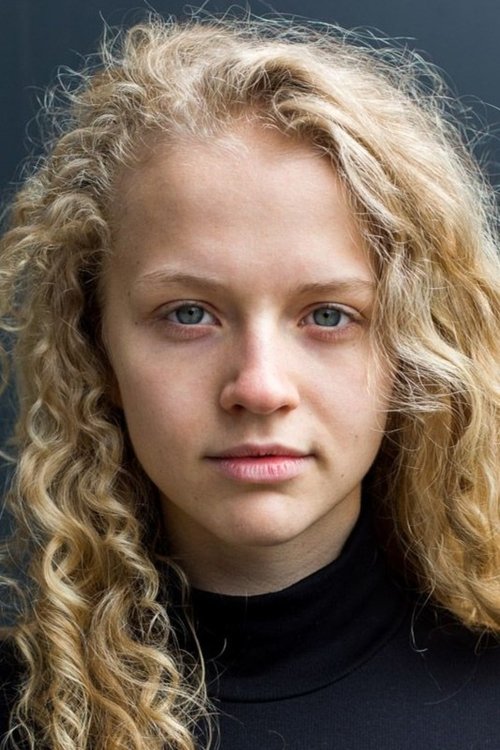 Kya-Celina Barucki as Elli Mickenbecker