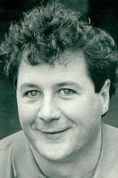 Serge Beauvois as Julien