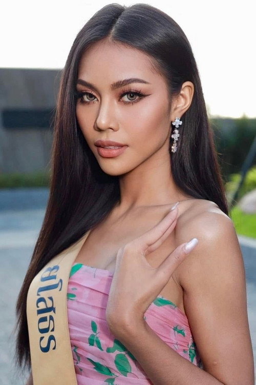 Arpaporn Boonngum as Luv