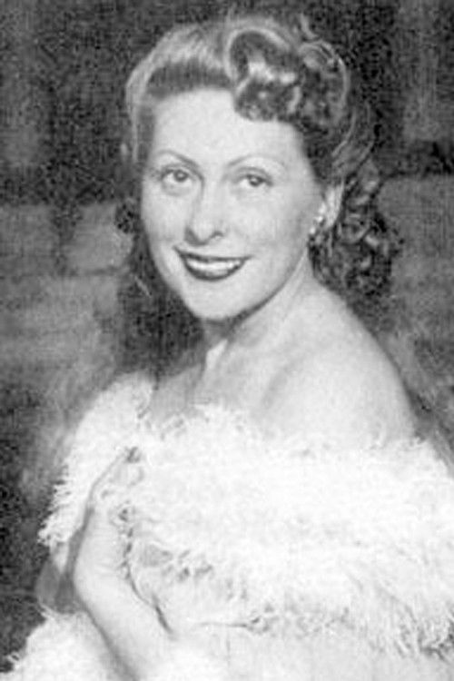 Eszter Réthy as Silvia Romain énekesnő