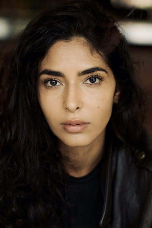 Soundos Mosbah as Yana