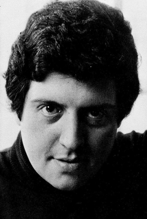 Joe Raposo as Joe, the Bus Driver (uncredited)