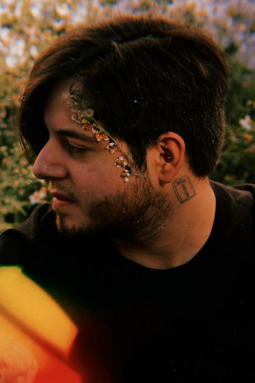 Alexis Encarnación as Hombre  Misterioso