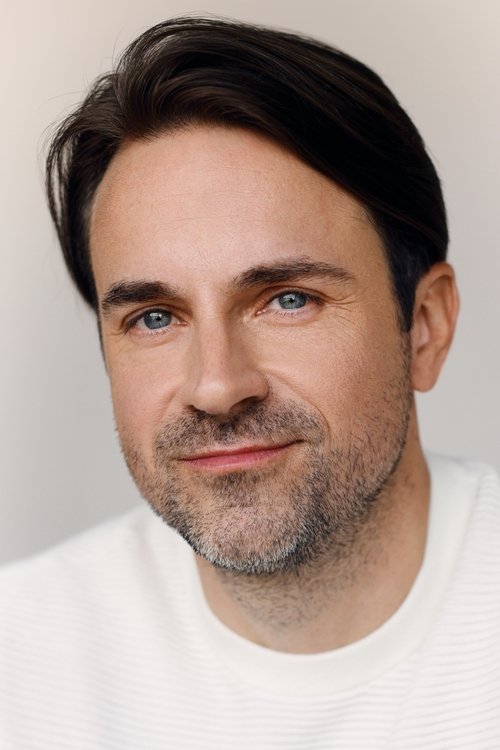 David Laurin as Serveur