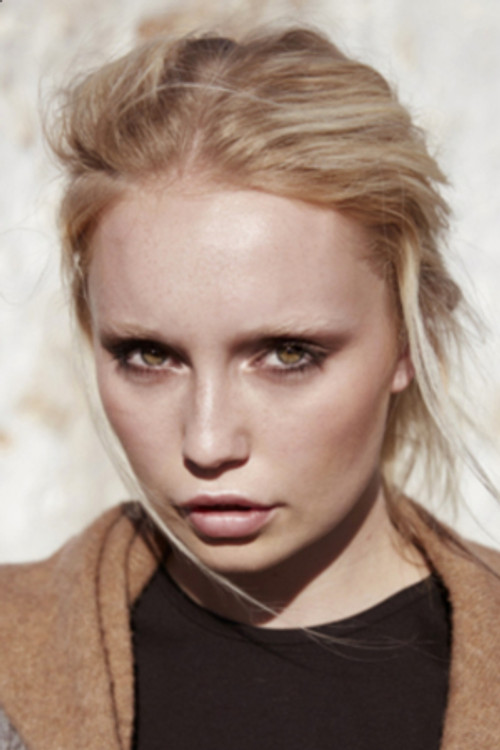 Tammy Stones as Terri