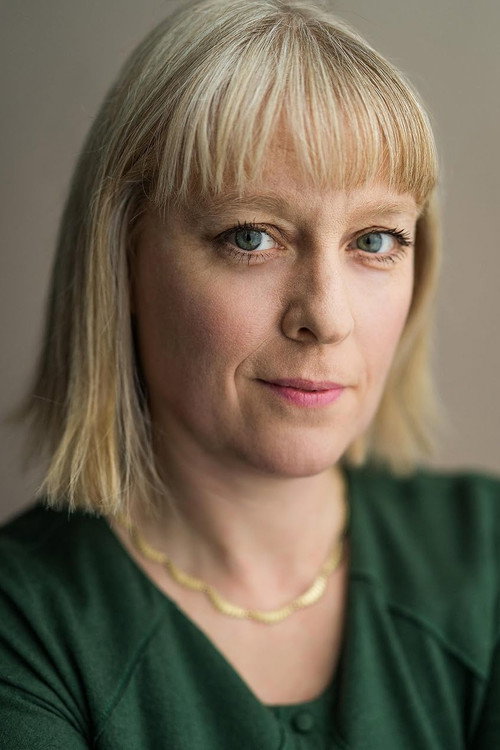 Sophie Woolley as Gloria