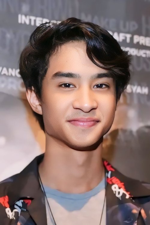 Devano Danendra as Gilang