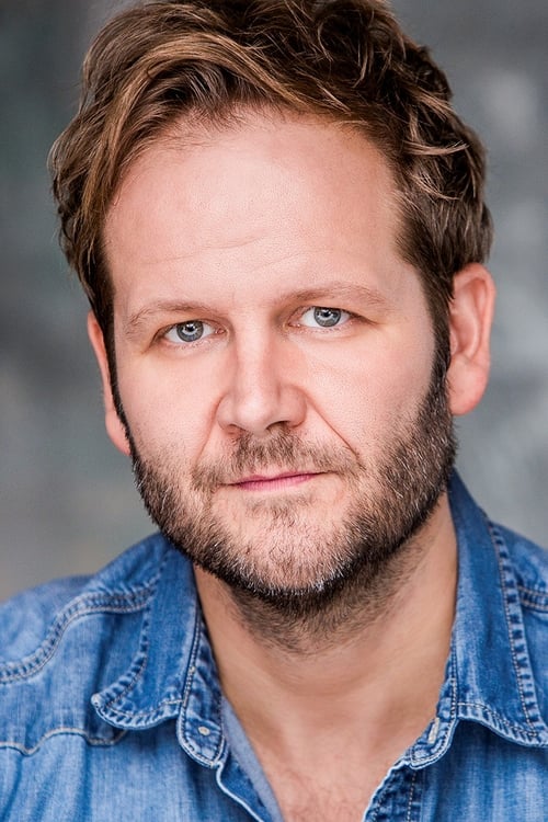 Evan Buliung as Andre