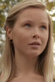 Sonja Furu Friby as Yrsa