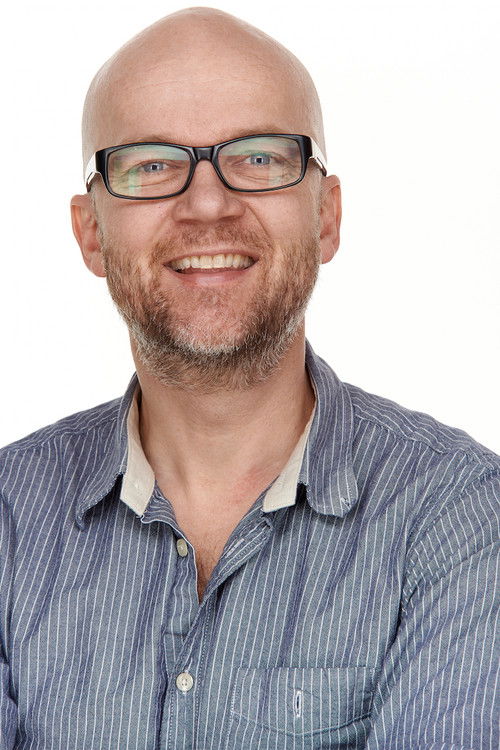 Fredrik Steen as Tråle (voice)