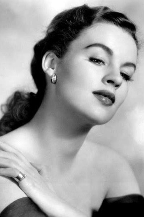 Helena Carter as Stephanie Morrison