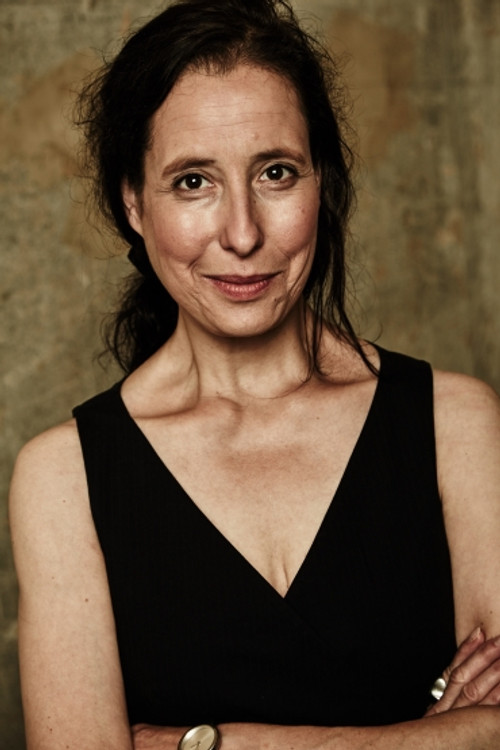 Caroline Ebner as Kiki Trost