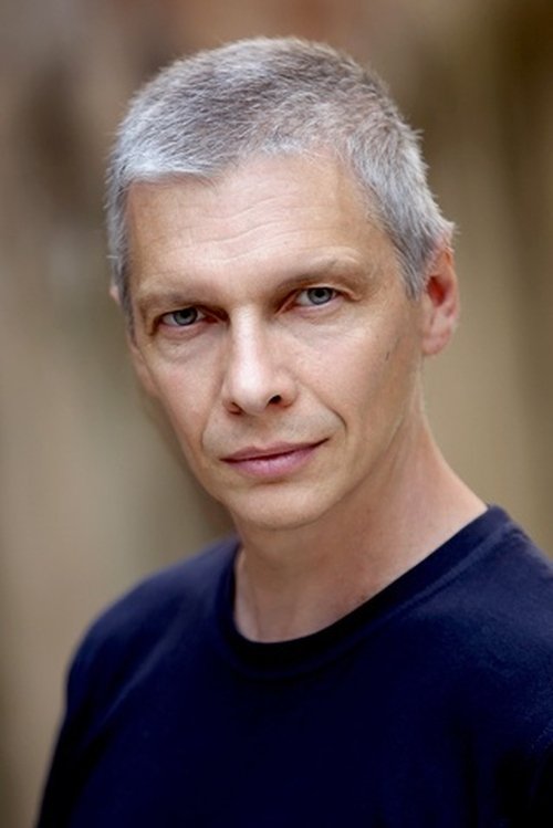 Augusto Poderosi as Security guard