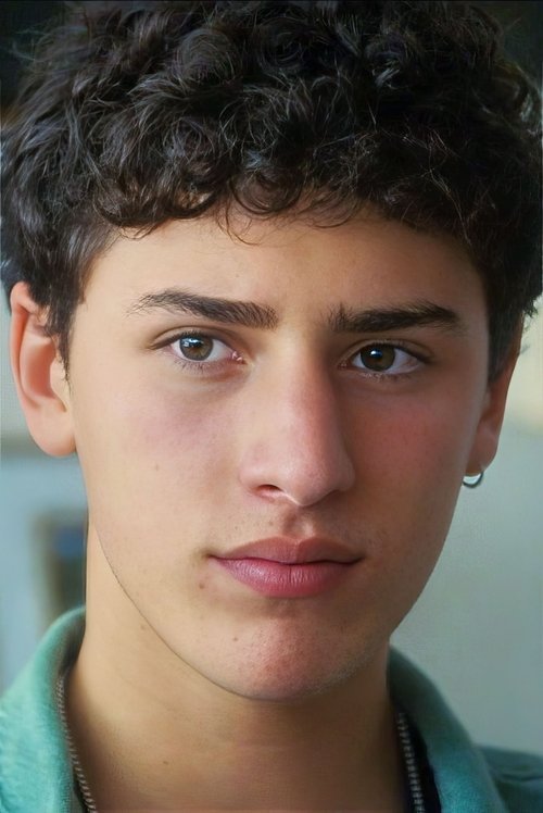 Simón Trujillo as Simón