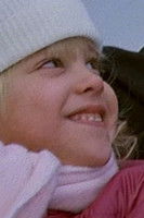 Ingrid Lurienne as Pauline, daughter of Alice and Vincent