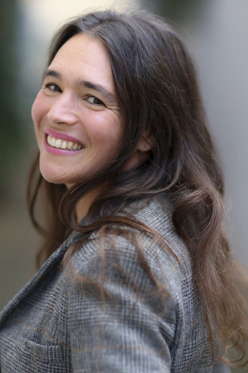 Pauline Ziadé as Wardi (voice)