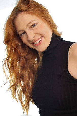 Isabela Mori as Carla