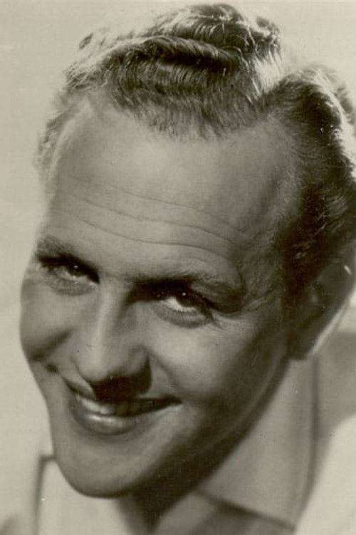 Franz Marischka as Egon Pilz, Pianist