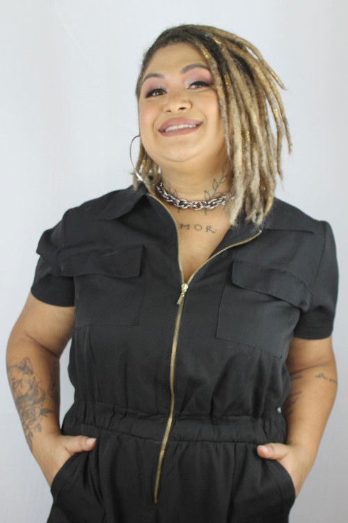 Niny Magalhães as Self