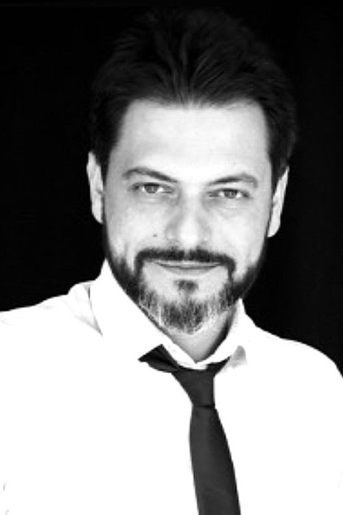 Stéphane Hervé as Policer