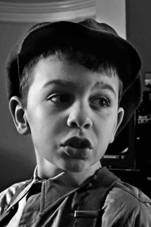 Léo Ouadfel as Aaron