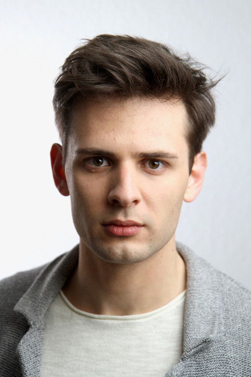 Dominic Betz as Max