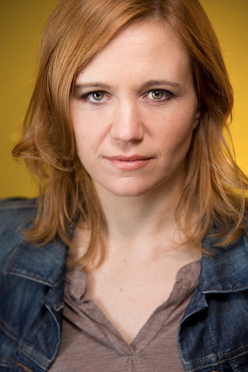 Marie-Claude Hénault as Isabelle