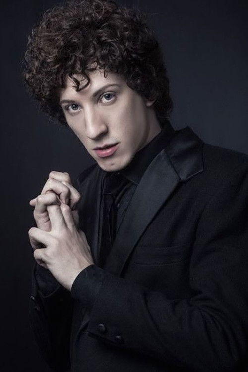 João Felipe Saldanha as Lucas