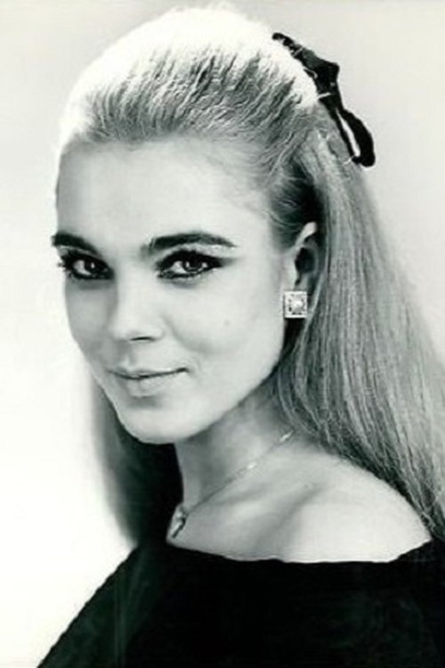 Pia Degermark as Betty Williams / Clarimonde