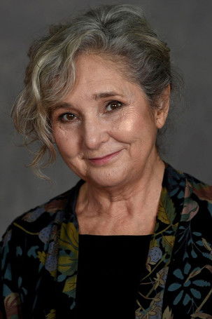 Ascen López as Pura