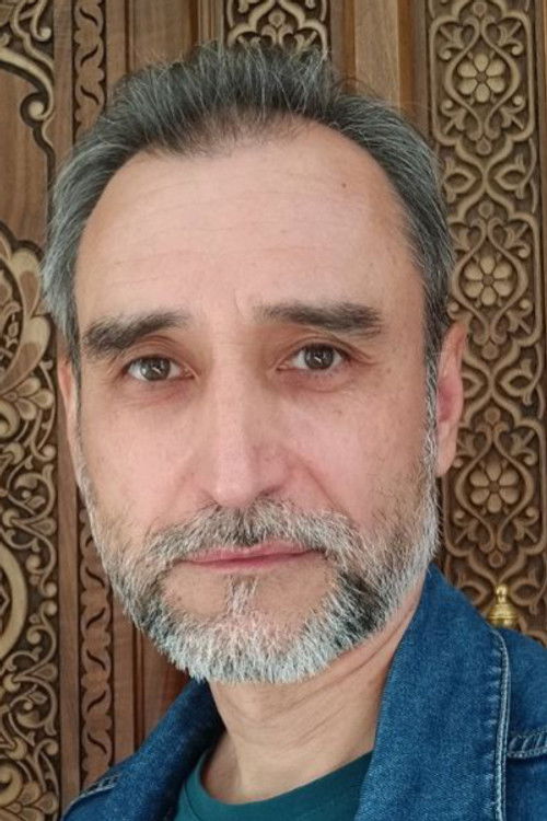 Marat Gibadullin as Curier